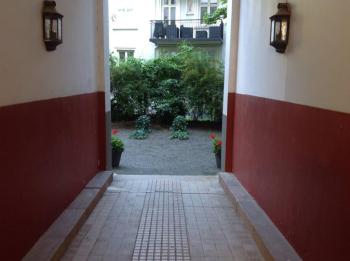 Just behind The Royal Palace, Oslo (photo 2)