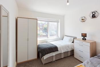 Spacious home close to city centre location, Лидс (фото 4)