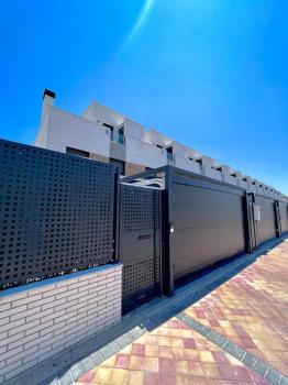 Acogedora casa en Madrid con piscina privada, jacuzzy y garaje, Мадрид (фото 3)