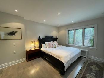 Private Suite in Forest Hill with full kitchen and parking, Toronto (foto 3)
