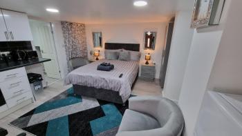 Comfy Studio apartment with Wi-Fi and Smart TV, Leeds (Foto 2)