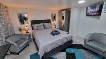 Comfy Studio apartment with Wi-Fi and Smart TV, Leeds (Foto 4)