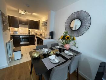 Peloton Organic Health Apartment in Angel, Old Street, Islington, London (photo 5)