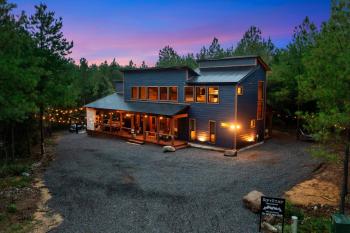 Unwind in Style! *NEW* Sip and Stay Hideaway, Broken Bow (photo 2)
