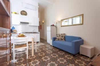 GuestHost - Between the Center and the Station - Trapani Apartment, Trapani (foto 3)