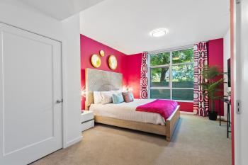 Fairfax District Chic City Oasis 2 BR Apt with Den 136, Los Ángeles (foto 2)