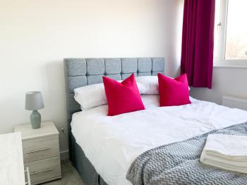 De Montfort House is a lovely 2 bedroom house in the Streatham, London (photo 2)