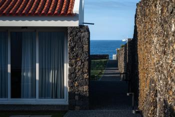 ENTRE MUROS - Turismo Rural - Casa com jardim e acesso direto ao mar, Ribeira Grande (fotografie 2)
