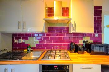 Headingley 2 Bedroom first floor cottage flat Near Universities shops& Park, Leeds (photo 4)