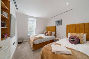 Elegant 3-Bedroom Penthouse in Marble Arch 70, Londres (foto 4)