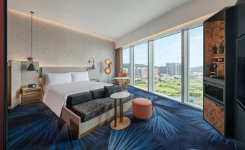 W Macau - Studio City, Makau (zdjęcie 4)