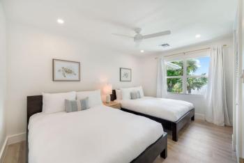 Renovated, Oceanfront 2bd Seven Mile Beach Condo with amazing views, George Town (Foto 5)