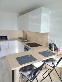 New air-conditioned apartment 5 minutes by walk from the airport with free garage parking, Bratislava (fotografie 4)
