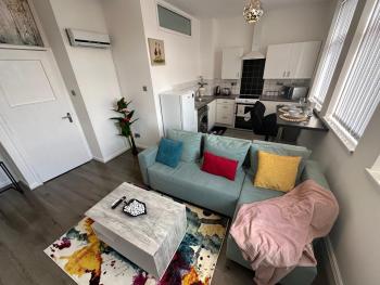 2 bedroom flat close to Manchester City, Manchester City stadium and Coop Arena, Manchester (photo 5)