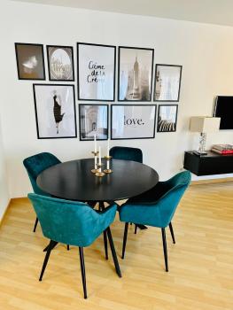 Urbanstay Suites Apartment In Charming Sablon, Брюссель (фото 2)