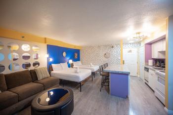Stay Together Suites - Suite On The Strip Sleeps 8 - NO RESORT FEE, Las Vegas (photo 5)