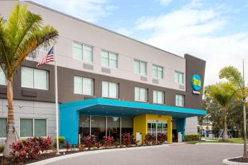 Tru By Hilton Bradenton I-75, FL, Bradenton (photo 4)