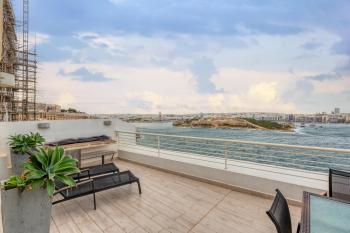 49/3 Seafront Duplex Penthouse in Valletta, La Valette (photo 4)