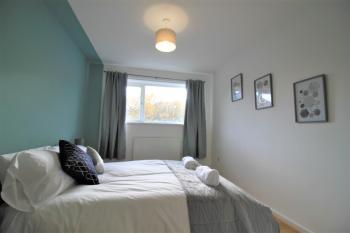 St James House - Charming 3 bed, 2 bathrooms, driveway parking, close to town centre, Newcastle upon Tyne (photo 5)
