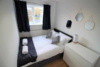St James House - Charming 3 bed, 2 bathrooms, driveway parking, close to town centre, Newcastle upon Tyne (photo 4)