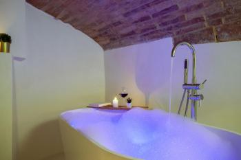 Medieval flat with whirlpool bath, Pérouse (photo 5)