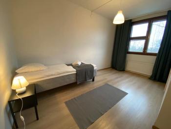 Kotimaailma - Hyvin avara rauhallinen 3MH asunto, Helsinky (fotografie 2)