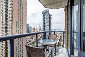 Midtown 2br w elevator wd nr entertainment NYC-1227, New York (photo 4)