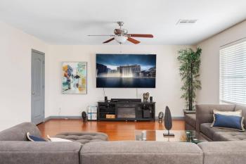 3000sqft House 8beds 3bath Pool jacuzzi Bbqj, Las Vegas (photo 2)