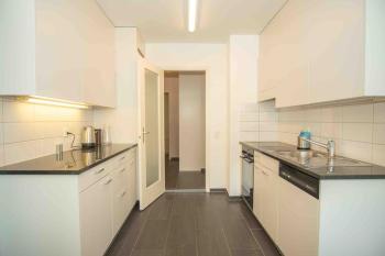Modern 3-bedroom apartment in city centre, Bâle (photo 5)
