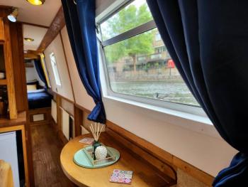 Cosy Canal Boat in Little Venice for Family & Friends, Londra (foto 5)