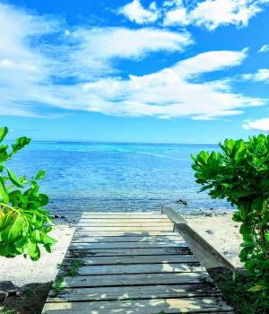 Room 1 - Secluded shared Rustic Bungalow by Tipaniers Beach, Iumaru (foto 5)