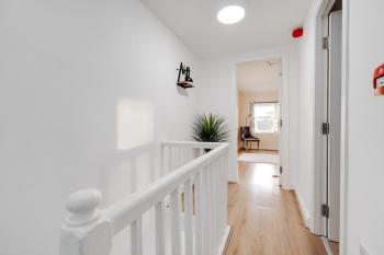 Huge 5BDRM Ensuite in Liverpool Monthly discounts Bu Hinkley Homes Short Lets & Serviced Accomodation, Liverpool (photo 3)