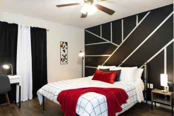 Rustic Luxe Loft , A King Bed Hideout with Edge, Gainesville (fotografie 4)