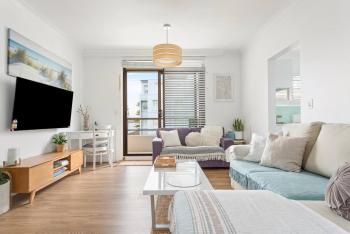 Fine Pine - Beachside Lifestyle with Two Balconies, Sydney (zdjęcie 2)
