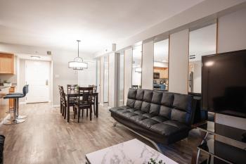 Stay Together Suites - Condominium In The Heart Of The Strip Sleeps 12 - NO RESORT FEE, Las Vegas (photo 3)