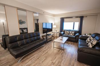 Stay Together Suites - Condominium In The Heart Of The Strip Sleeps 12 - NO RESORT FEE, Las Vegas (photo 4)