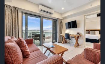Sky high with harbour views, Darwin (fotografie 4)