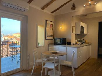Romantic attic room with panoramic view, Boloňa (fotografie 3)