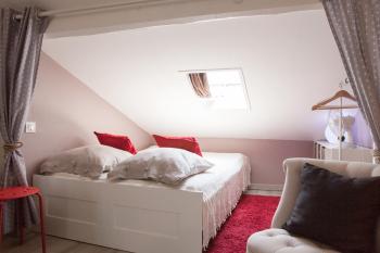 Spacious 2-Bedroom Family Duplex with Free Parking and Netflix, Bordeaux (Foto 3)