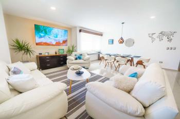 Stylish Three-Bedroom Condo w/Pool, Cancún (photo 3)