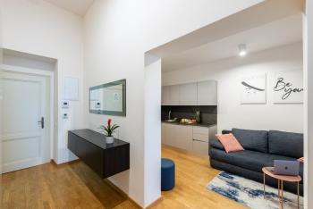 Spacious 3-bedrooms apartment near Karlin Square, Прага (фото 4)