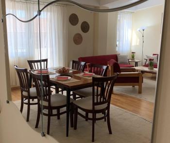 Bright top floor apartment with free parking, Skopje (photo 4)