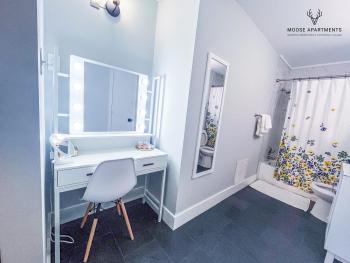 The Moose #5 - Modern Comfy Studio with King Bed, Free Parking & Fast WiFi, Memphis (fotografie 5)