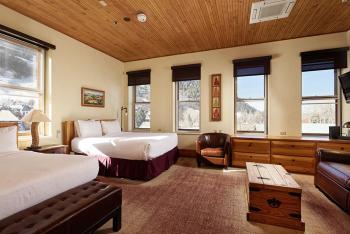 Independence Square Unit 313, Downtown Hotel Room in Aspen with Rooftop Hot Tub, Аспен (фото 3)