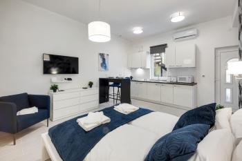 Modern Stay in Authentic Central Area, Budapest (photo 4)