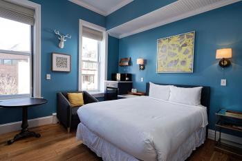 Independence Square 205, Stylish Hotel Room with AC, Great Location in Aspen, Aspen (foto 5)
