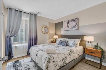 4BR Vegas Home Pet Friendly Parking Near Strip, Las Vegas (photo 2)