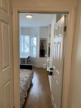 Single Room with SHARED Bathroom 536C, Toronto (foto 2)