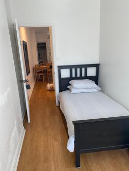 Single Room with SHARED Bathroom 536C, Toronto (foto 3)