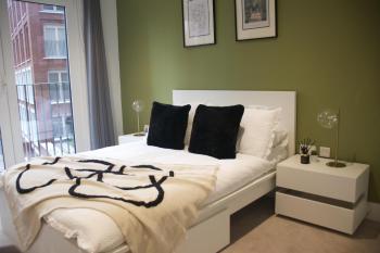 Luxury 2 Bed Apartment Vauxhall, Balcony, Sleeps 4, Central London - Open for Business stays, Long Stays, Families Relocating, London (photo 2)